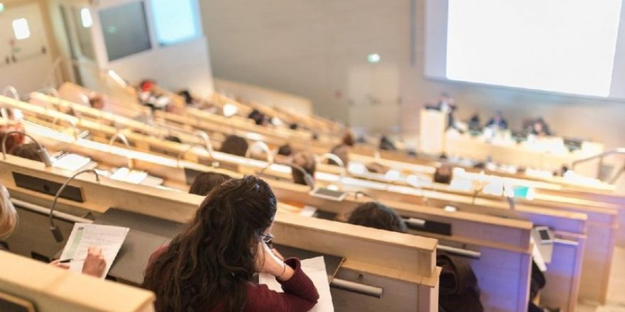 Üniversiteler bahar döneminde açılacak mı?