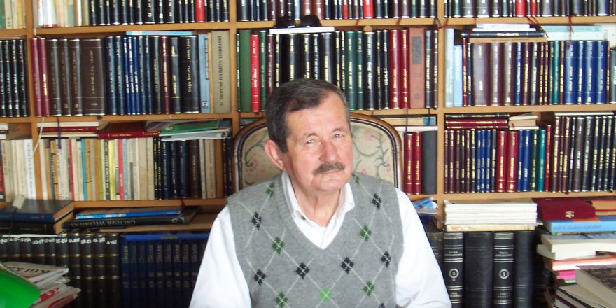 Yazar Erol Toy yaşamını yitirdi