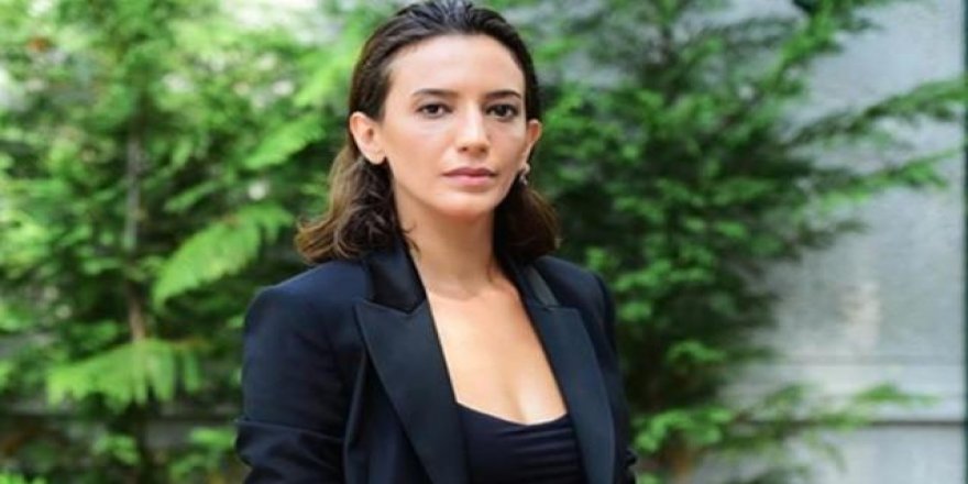 Nihal Yalçın'ın 'sanal cinsel ilişki' pozu gündem oldu
