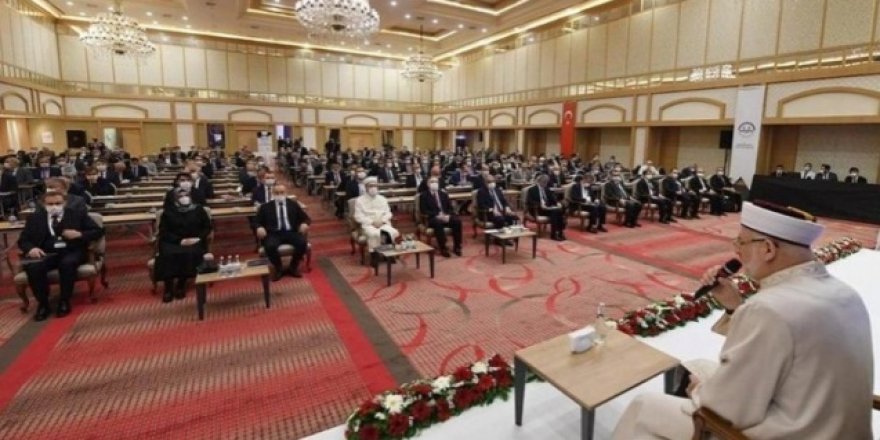 'İsraftan kaçının' diyen Diyanet'ten beş yıldızlı otelde toplantı