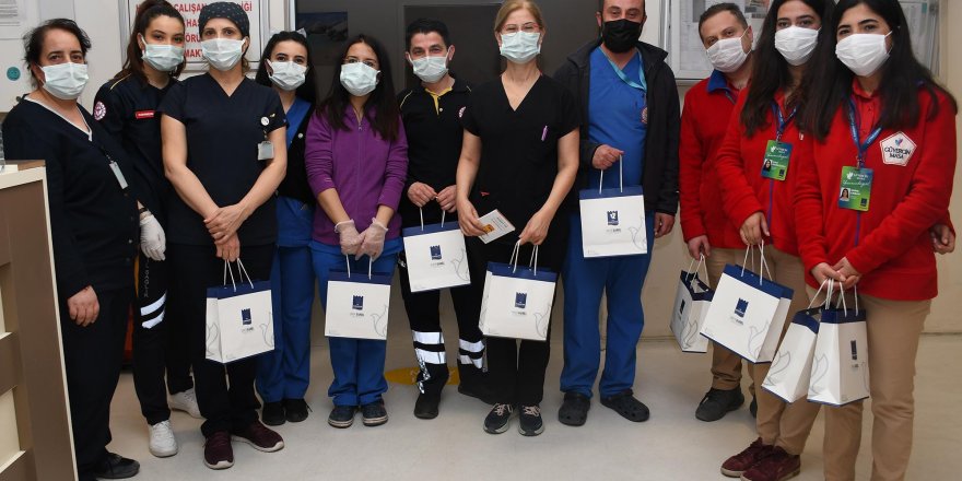 KUŞADASI BELEDİYESİ PANDEMİNİN GERÇEK KAHRAMANLARINI UNUTMADI