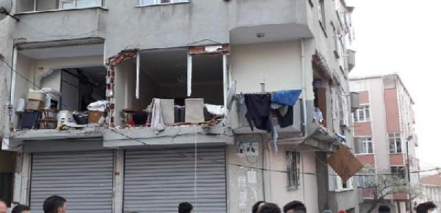Gaziosmanpaşa'da bir apartman dairesinde doğalgaz patlaması meydana geldi