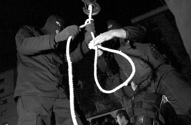 Tecavüzcülerin sonu darağacı oldu