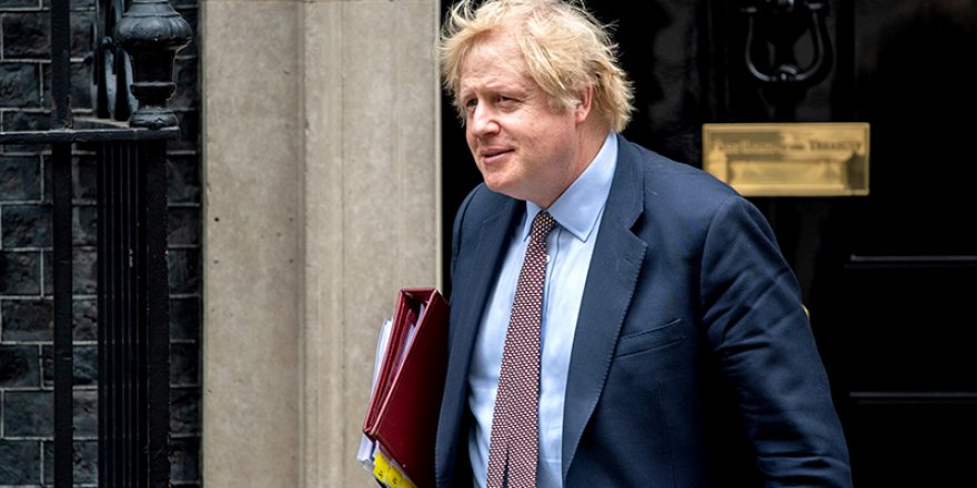 Boris Johnson, AB ülkelerinin kullanımını durdurduğu AstraZeneca aşısını olacağını söyledi
