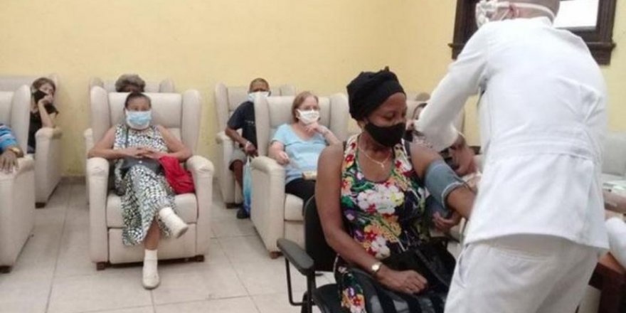 Küba'nın Covid-19 aşılarından Soberna 02'nin Faz III çalışmaları devam ediyor