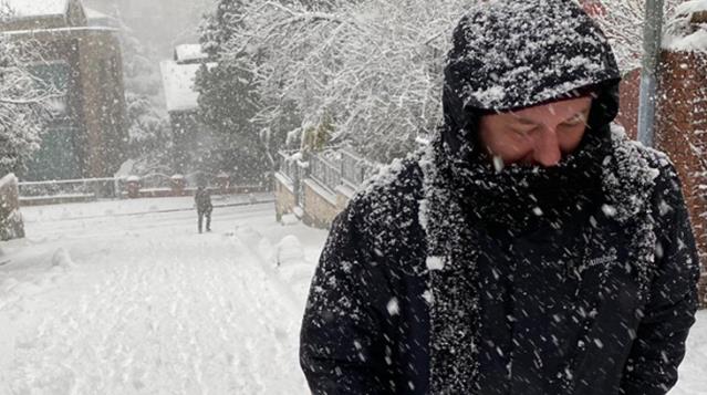 Baharı bekleyen İstanbul'a kar sürprizi! Meteoroloji tarih verdi!