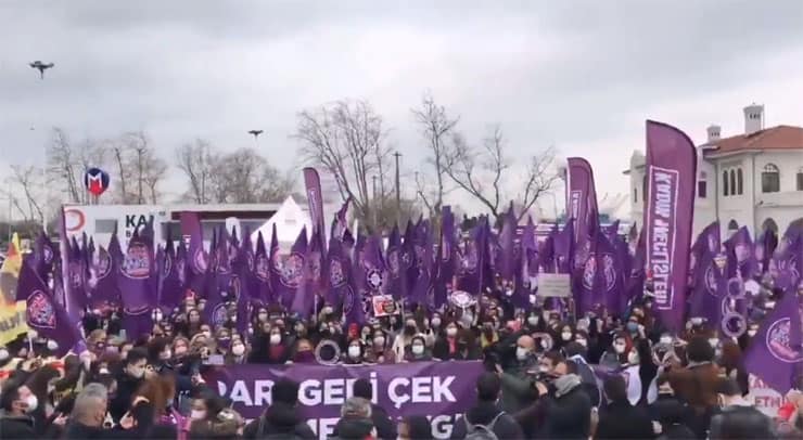 İstanbul Sözleşmesi kararına karşı kadınlar birçok kentte eylemde