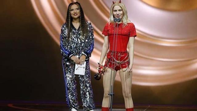 Aleyna Tilki, Demet Akalın'ı takipten çıkardı