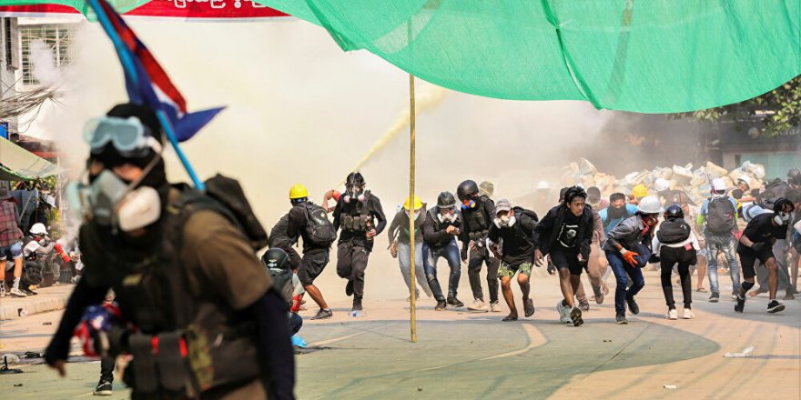 Myanmar'da darbe karşıtı siyasetçiler, ordu kurmak için etnik silahlı gruplarla görüşüyor