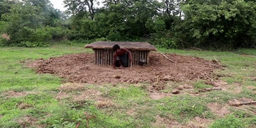 Doğadaki malzemelerle havuzlu villa inşa eden YouTuber'lara ilgi