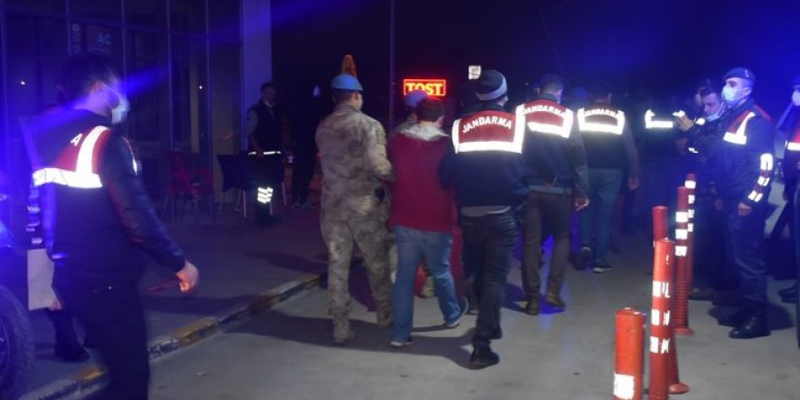İzmir merkezli 53 ilde FETÖ operasyonu
