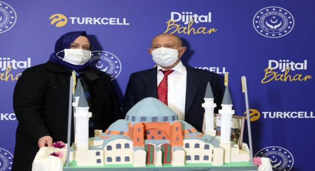 Huzurevlerinde 'Dijital Bahar' Projesi Başladı