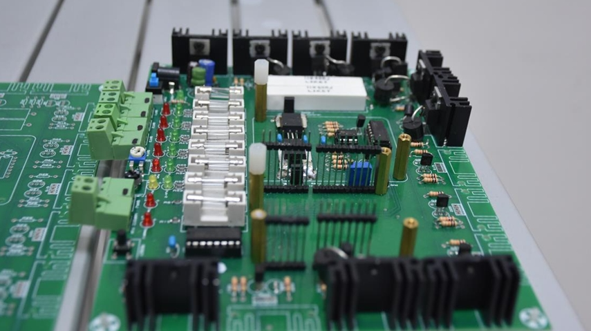 İnönü Üniversitesinde Elektrikli Araç Bataryası Ve Batarya Sistemi Geliştirildi