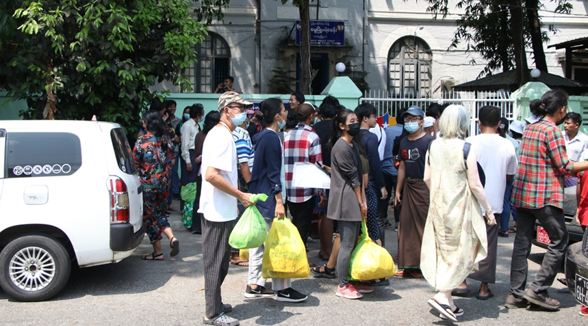 Myanmar'da Darbe Karşıtı Gösterilerde Gözaltına Alınan 628 Kişi Serbest Bırakıldı