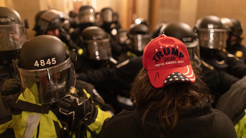 Abd'de Aşırı Sağcı Grupların Kongre Baskınından Önce İletişime Geçtiği İddia Edildi