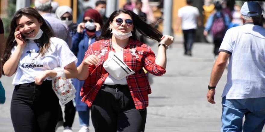 Mutasyonlu koronavirüsü gençler çok ağır geçiriyor! Risk grubu değişti