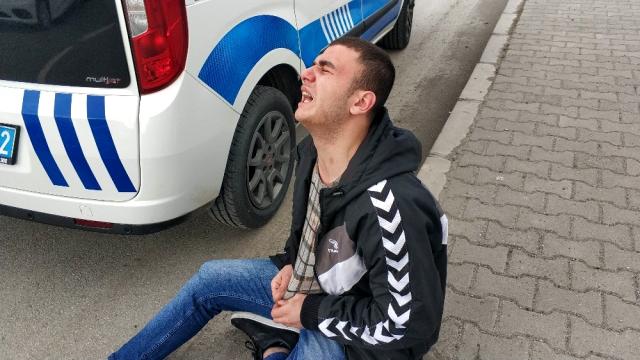 Hamile eşi seyir halindeki araçtan düşen kocanın feryatları yürekleri dağladı