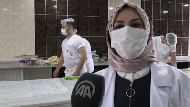 Evde yaptığı tatlılar beğenilince imalathane kurdu