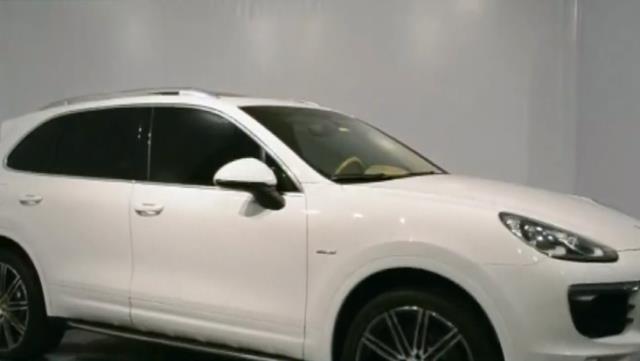 Lüks aracın fiyatını gören aradı!