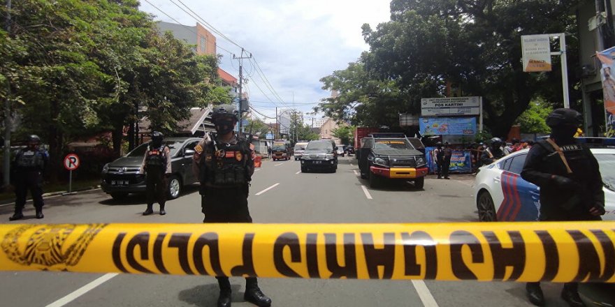 Endonezya'daki bir Katolik kilisesi önünde intihar saldırısı