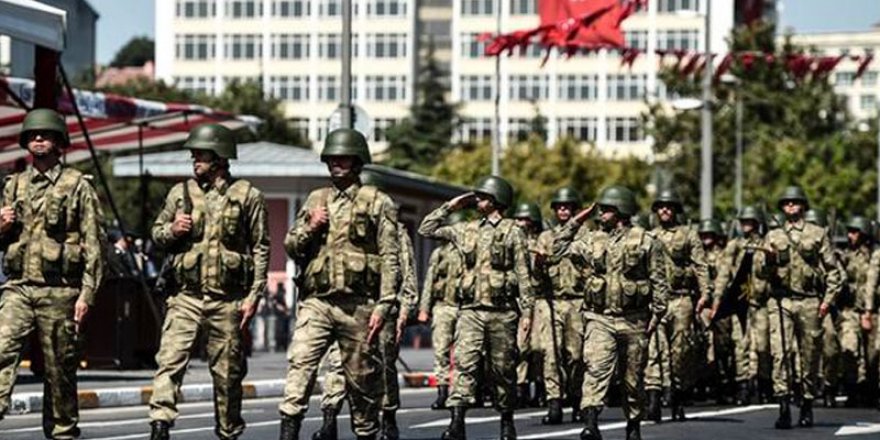 Emekli Albay Üçok: 'İrticai faaliyete karışmamış olma' şartının kaldırılması, TSK yapısının dibine konmuş dinamittir