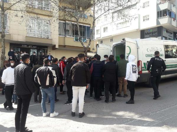 Ailesiyle tartışan 16 yaşındaki genç çenesine dayadığı silahla yaşamına son verdi