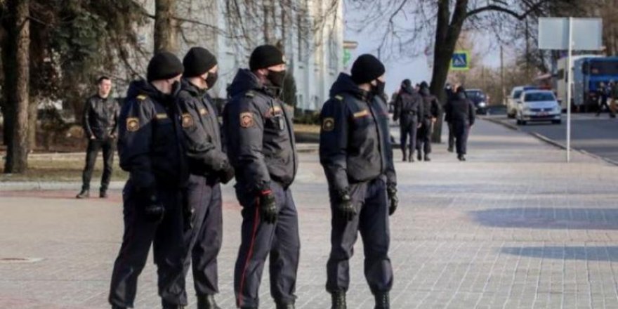 Belarus'ta hükümet karşıtı protestolarda 100'den fazla gözaltı