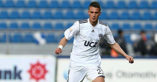 Ünlü futbolcunun babası Covid-19'dan hayatını kaybetti