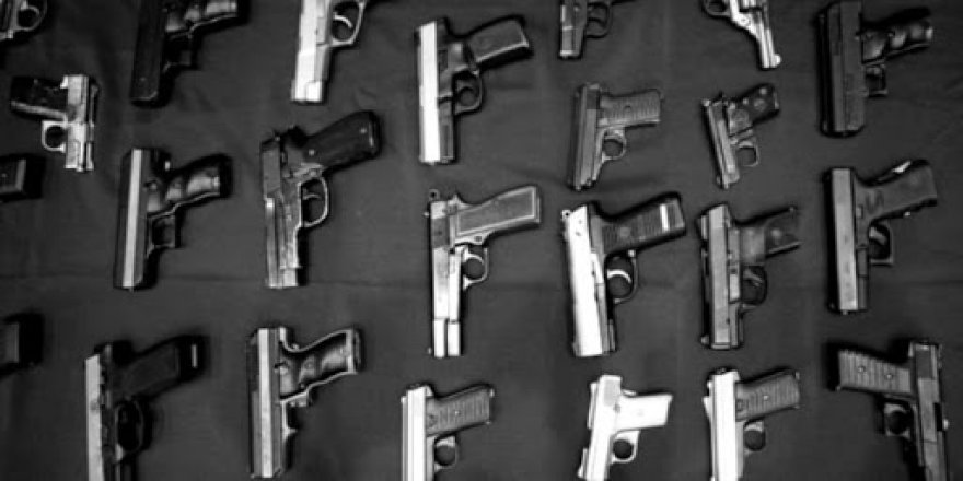 Mart ayında 4.7 milyon ABD'li silah başvurusunda bulundu