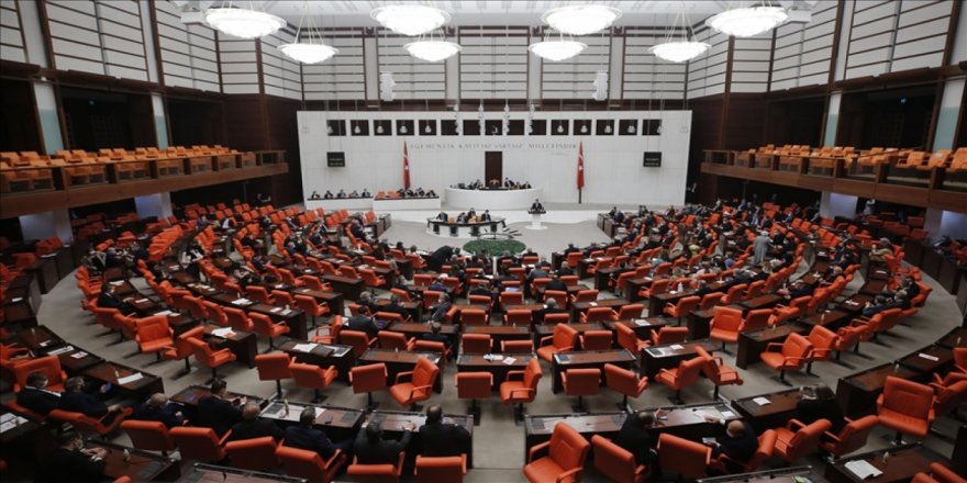 AK Parti'nin ekonomiye ilişkin yeni düzenlemeler içeren kanun teklifi TBMM Başkanlığı'na sunuldu