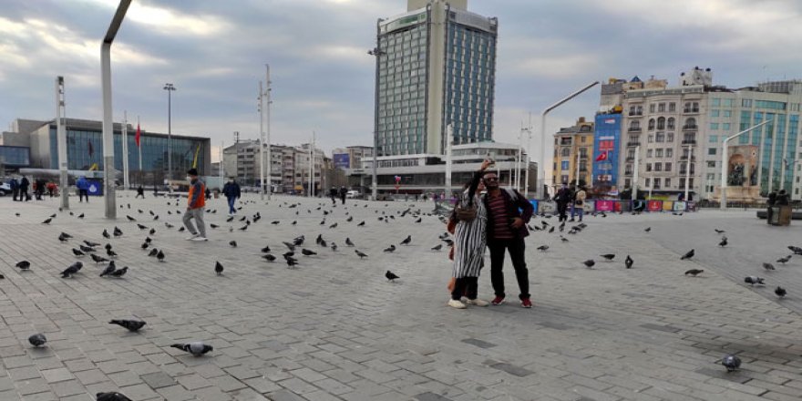 Taksim Meydanı turistlere kaldı