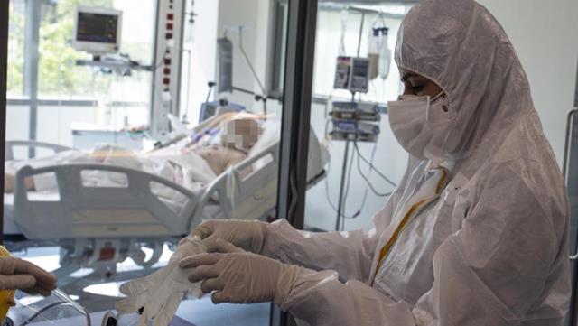 Korona vakaları rekor kırdı, uzmanından hayati uyarı geldi