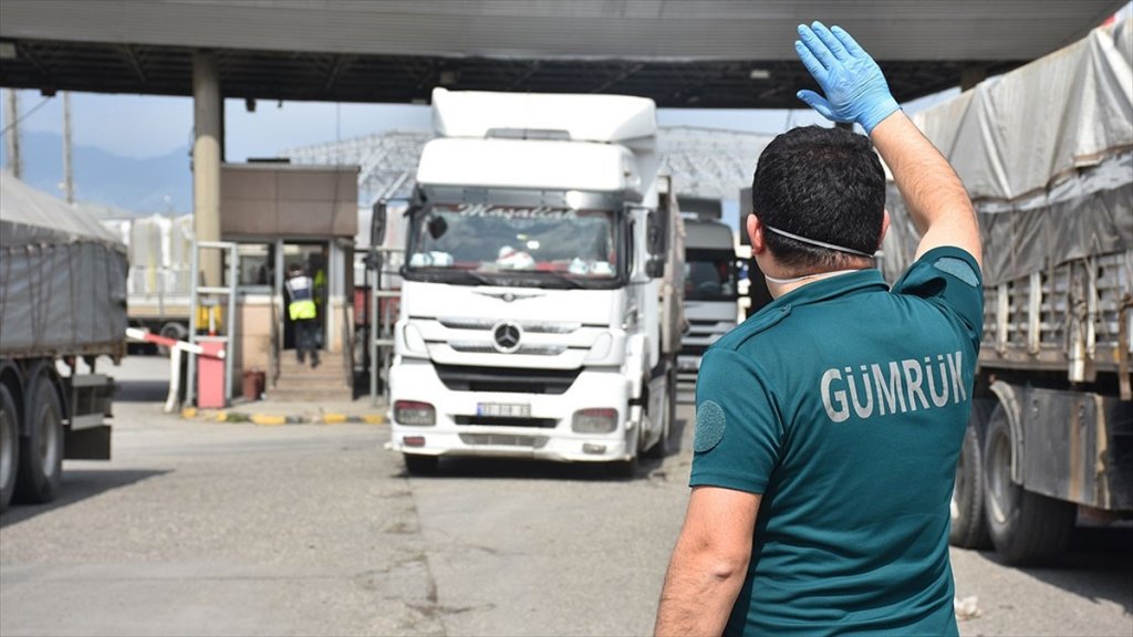 Türkiye Komşularına 4,3 Milyar Dolarlık İhracat Yaptı