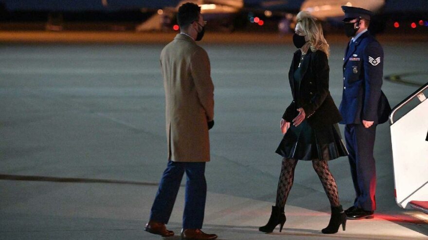 First Lady Jill Biden’ın kıyafetleri ikiye böldü