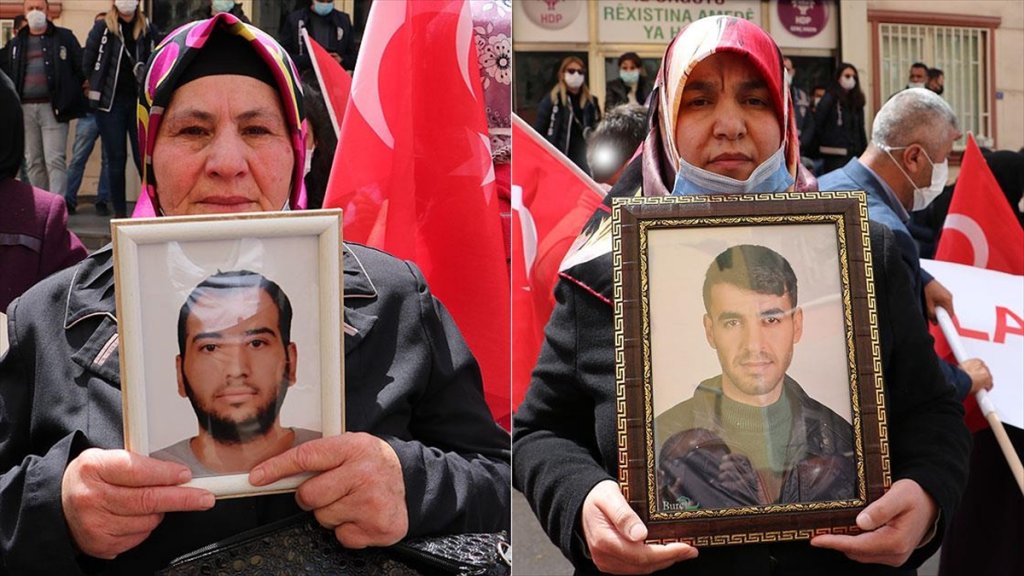 Diyarbakır'daki Evlat Nöbetine İki Aile Daha Katıldı