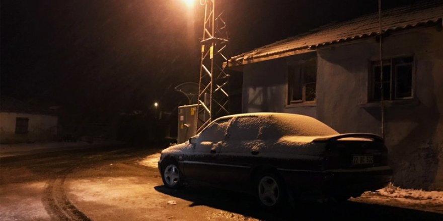 Edirne ve Kırklareli'nde kar yağışı