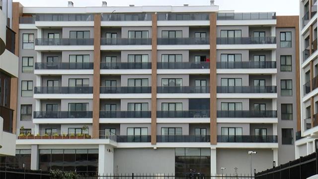 Yönetim nedeniyle adeta esir kampında yaşayan lüks site sakinleri, bu defa da 'baskın cezası' yedi