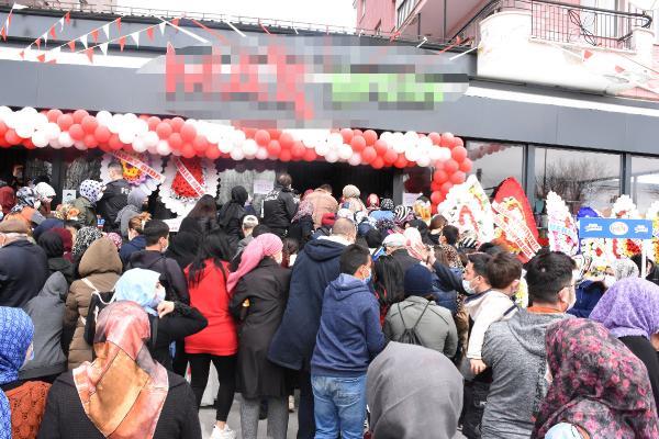 Market açılışında pes dedirten görüntüler!