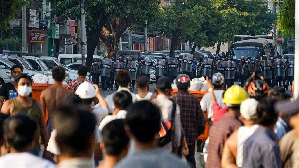 Myanmar'da Askeri Yönetim Çanak Anten Kullanımını Yasakladı