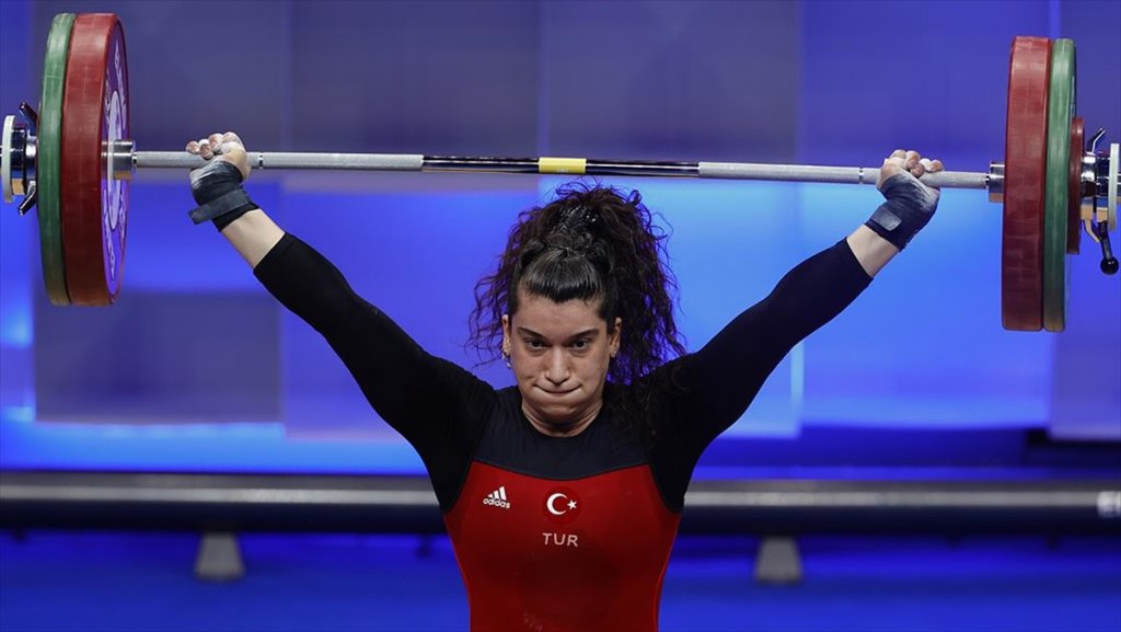 Milli Halterci Rabia Kaya'dan Bronz Madalya