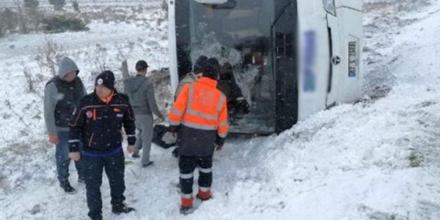 Otobüs Şarampole Devrildi: 34 yaralı