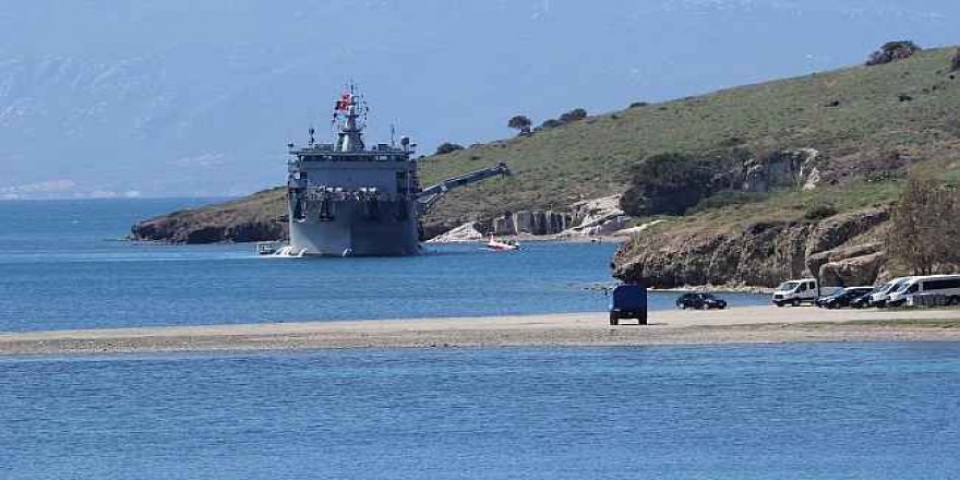 İzmir'de düşen eğitim uçağı denizden çıkarılıyor
