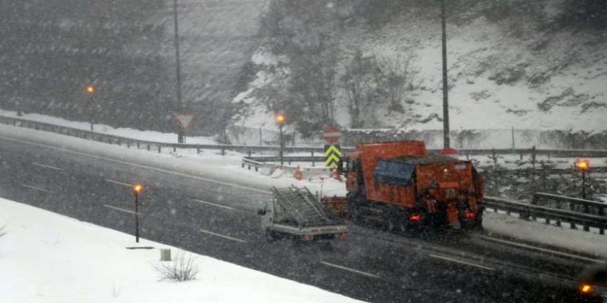 Bolu Dağı'nda kar kalınlığı 20 santimetreye ulaştı