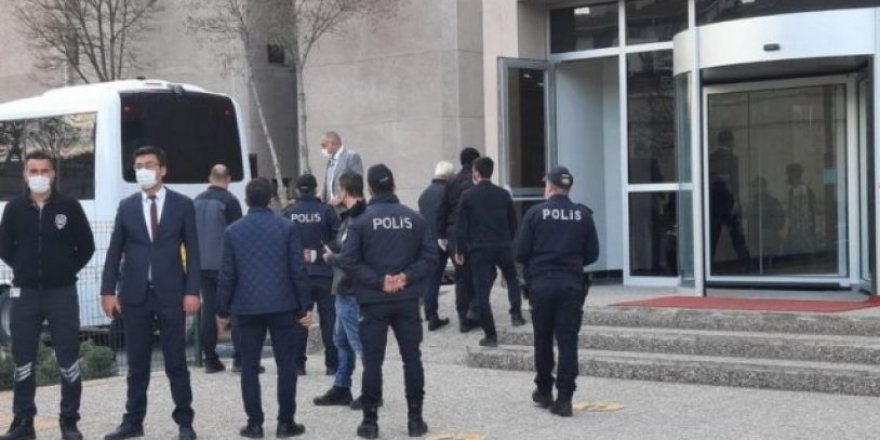 Gözaltındaki 7 amiralin ifadesi bitti