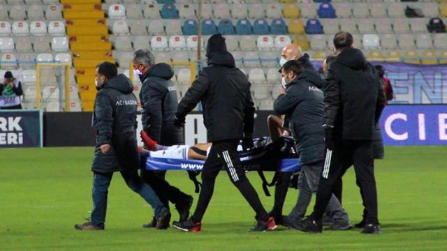 Sergen Yalçın, Cenk'in yeşil sahalardan uzak kalacağını açıkladı