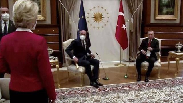 AB Konseyi Başkanı Michel'in istifası için kadın derneklerinden imza kampanyası