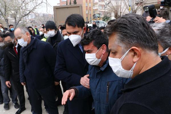 Yıkımı süren binada kızının çeyizini gören baba gözyaşlarına boğuldu, Bakan Kurum hemen müdahale etti