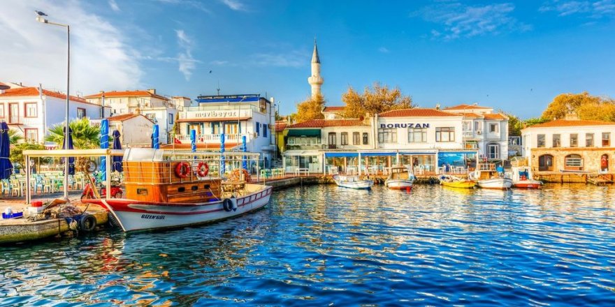 Bozcaada'ya 'günübirlik' gelenlere izin verilmedi