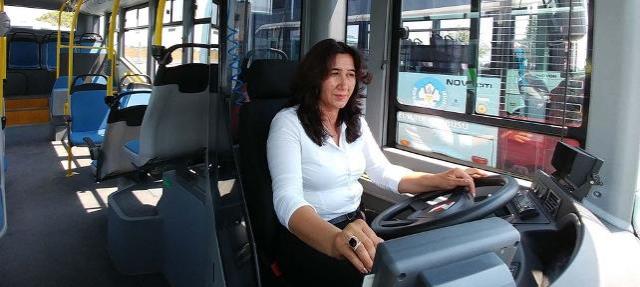 Önce plaket verdiler sonra işten çıkartılar.