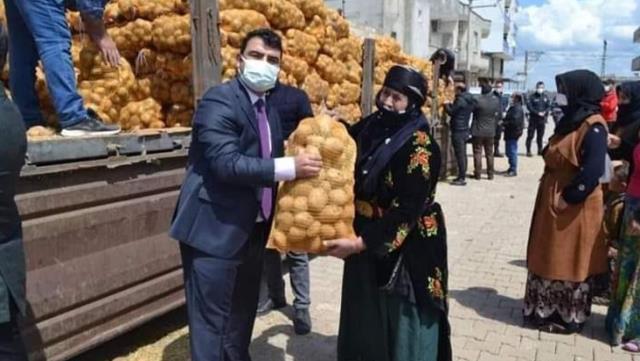 AK Partili Şamil Tayyar'dan patates dağıtımını şova çeviren kaymakama sert tepki
